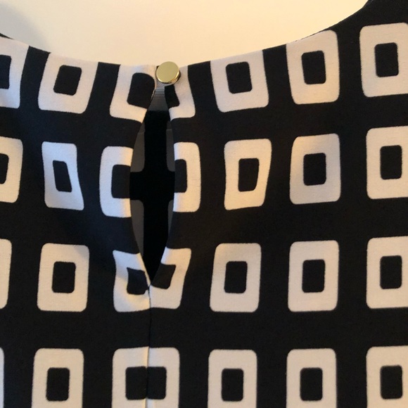 Calvin Klein sleeveless top - Picture 4 of 4